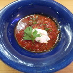 ペルメニ ブティック - ボルシチ「世界三大スープの一つ。鮮やかなビーツの色合い、ほのかに甘さある心温まるスープ。」※メニュー表記通り