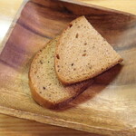 ペルメニ ブティック - ライ麦パン ※サービス品