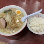 麺工房 大番 - ラーメン大盛、ライス