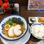 宝介 - 料理写真:濃厚魚介豚骨