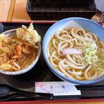 さぬき・むさし野うどん水織 - かけうどん（並） 550円＋ミニかき揚げ丼（400円）