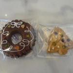 パティスリーメリクリ - 2013  焼菓子、クリスマスリース（150円）、クリスマスツリー（130円）