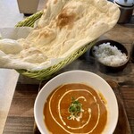 スパイスカフェ&バル SSS - SSSカレー&ナンセット