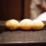 Yakitori Ruike - ◆うずら
      とろっとろで纏わせた塩コショウが解けた卵黄と綺麗に旨味を膨らませる！