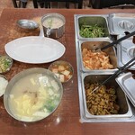 226965858 - 写真の右側は、食べ放題。