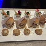 プレミアムカラオケモディス - ミニチーズバーガー　コロッケ　
