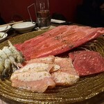 焼肉トラジ - 