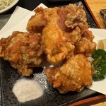 Heiwaen - 熱々カリカリの唐揚げ