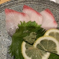 ダイナミックキッチン＆バー 響 中之島フェスティバルプラザ店 - 鰤薄造り