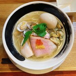 麺処 しろくろ - 【浅蜊とムール貝の汐そば】(¥1000)+【半熟味玉】(¥150)
