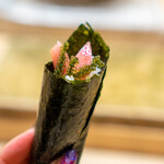 Akasaka Sushi Fukunaga - トロと海ぶどうの手巻き