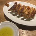 餃子とスパークリング バブルス - 