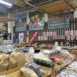 こーなん産直館 - 見ているだけで楽しいです