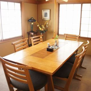 少人数の会食に、どうぞお使いください。