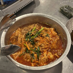 韓豚屋 池袋サンシャインシティ店 - ユッケジャンラーメン