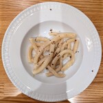 La Stalla - 手延ピチに発酵バターとマリチャの黒胡椒