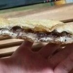カントリーブレッド - ごまあんこの断面