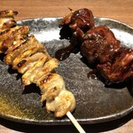 炭火焼鳥 しろ虜 - 皮、レバー