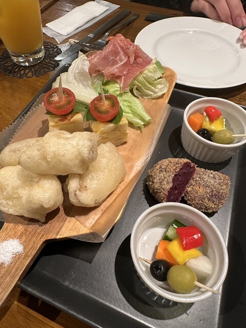 レストラン 珊瑚テーブル （Restaurant 珊瑚table） - 今帰仁村