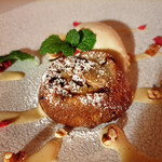 ラ シャッス - 和栗の渋皮煮とくるみの温かいファーブルトン　ココナッツミルクのアイスクリームを添えて