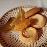 ラ シャッス - 小菓子にシェフ特製干し芋が！！(笑)