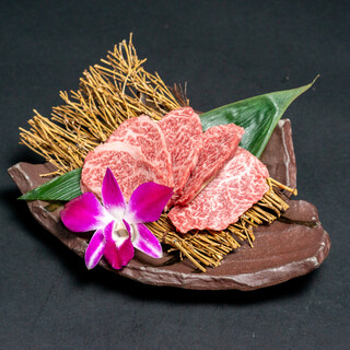 The finest meat quality of Kuroge Wagyu beef from Kitakyushu◎Enjoy specially selected loin and rare parts