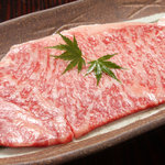 日比谷三源豚 - 日本一の宮崎牛溶岩石焼きのサーロインステーキ　160ｇ4400円～