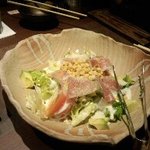 Izakaya Karina - 生ハムとアボカドのシーザーサラダ