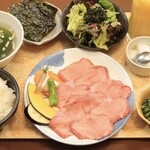 Zenseki Koshitsu E-Gomatsusakagyuusemmonten Yakiniku Kiwami - 