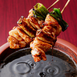 Yakitori (grilled chicken skewers) sauce is a secret flavor! A la carte dishes with a twist are also delicious◎