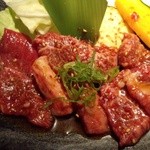 薩摩焼肉　黒桜 - 『鹿児島黒牛カルビ（焼野菜付）』のアップ～♪(^o^)丿