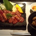 薩摩焼肉　黒桜 - 『鹿児島黒牛カルビ（焼野菜付）』と『鹿児島牛 牛すじと大根の煮込み』～♪(^o^)丿