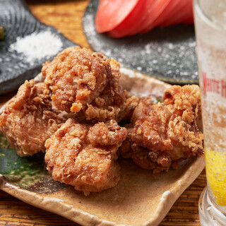 Other than Yakitori (grilled chicken skewers) ◎ Specialty fried chicken and other special dishes that go well with sake