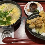 うどん本陣 山田家 - 卵とじうどん 650円　上天丼 780円