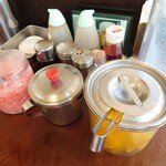 神戸ラーメン 第一旭 - 味変アイテム