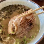 ラーメンの音むら - 脂身も沢山の分厚いチャーシュー