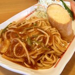 コメダ珈琲店 - 「あんかけスパ」のアップ。ドリンク＋830円でセットできる。単品だと1,000円になるらしいがその値段なら専門店で食べるだろう。