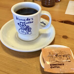 コメダ珈琲店 - いつものホットコーヒー(520円)。豆つき。