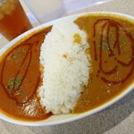 ロイヤルカリー - カレー2品850円(税込)バターチキンとダール(豆)辛さホットご飯少なめ。
      ダールって初食かも旨いね♪これからは積極的に頼もう！バターチキンも美味しかったです。
      カレー2品はご飯少なめが丁度良いな。