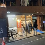 とんかつ 美濃屋 - 待ちは数人、たいして待たずに入れました