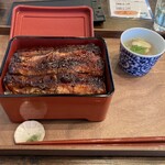 炭焼うなぎ 千 - 蓋を開けるといい匂い！