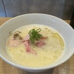 らーめんMAIKAGURA - 白トリュフオイル香る鶏白湯麺