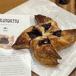 世界のパン パダリア - JOULUTORTTU(ヨウルトルットゥ) 380円