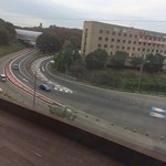 ピザハウスモッコ - 窓からは東名高速が！