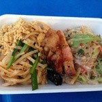 イム アロイ - パッタイ、ガイヤーン、ヤムウンセン