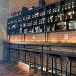 常陸野ブルーイング・ラボ - 壁際のカウンター席