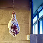 リストランテ ピノキオ - こんな素敵な風にあたって成熟してゆくんですね　2年後に食べれるプロシュート　byまみこまみこ