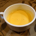 Renga - ◯スープ
                        旨味シッカリなコーンポタージュスープとなる
                        ほんの軽く酸味も感じるけど
                        トマトの酸味なのかな、これ❔
                        
                        面白みはあるねえ