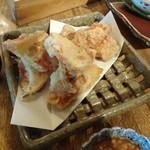 ビストロ割烹 YAOYA - かわはぎ骨せんべい