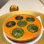 Oven-roasted escargot (with bread)
